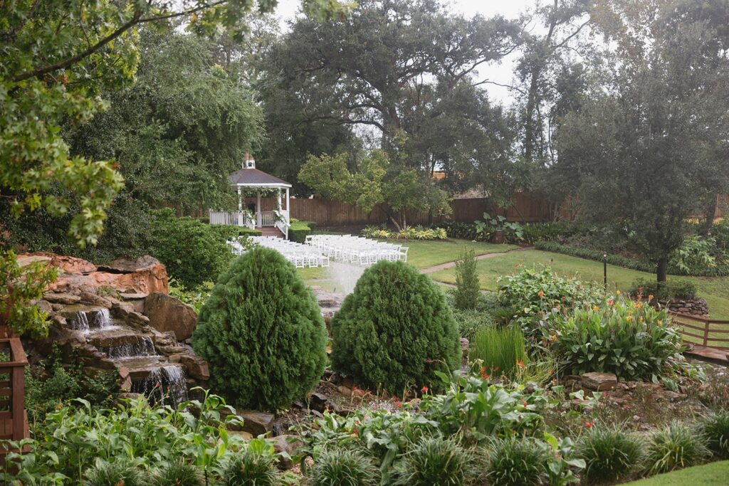 A cozy and romantic wedding day in the rain, captured in a candid and documentary style in Houston, Texas.
