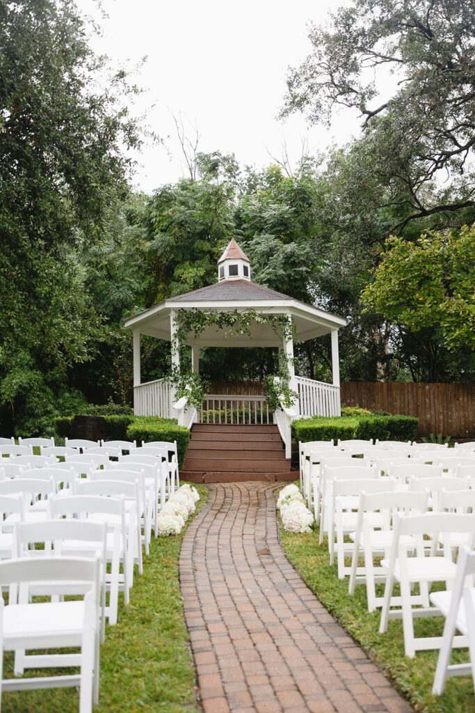 A cozy and romantic wedding day in the rain, captured in a candid and documentary style in Houston, Texas.
