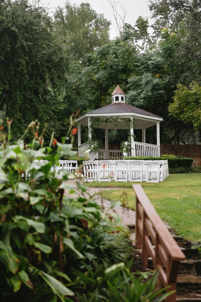 A cozy and romantic wedding day in the rain, captured in a candid and documentary style in Houston, Texas.
