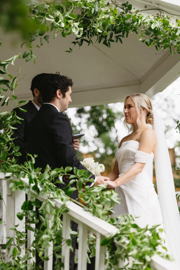 A heartfelt rainy wedding in Houston, Texas, with natural and storytelling-style photos.
