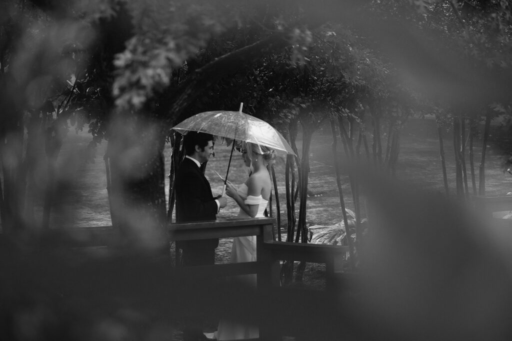 A heartfelt rainy wedding in Houston, Texas, with natural and storytelling-style photos.
