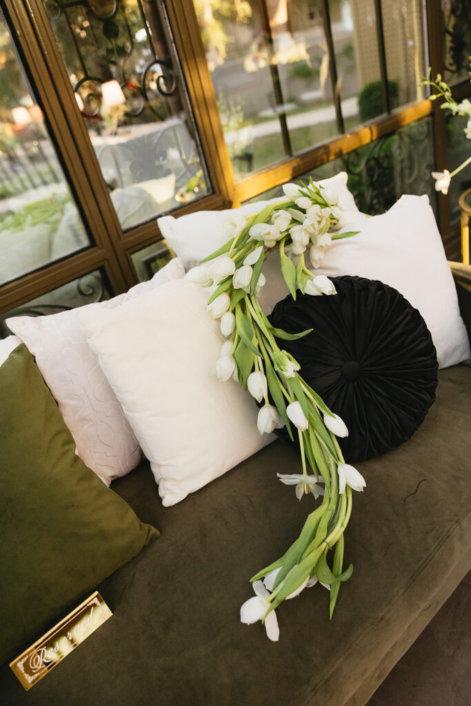 a fashion forward wedding reception at bryan museum
