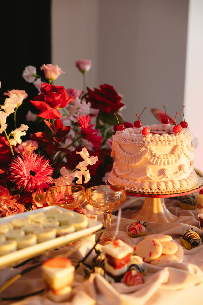 Valentines day wedding table decor